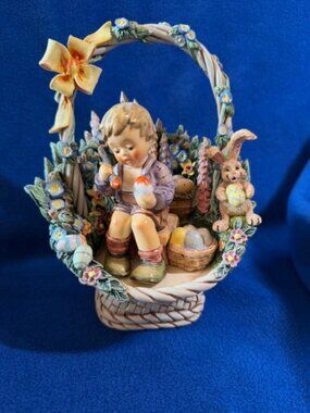 Hummel/Goebel Easter's Coming